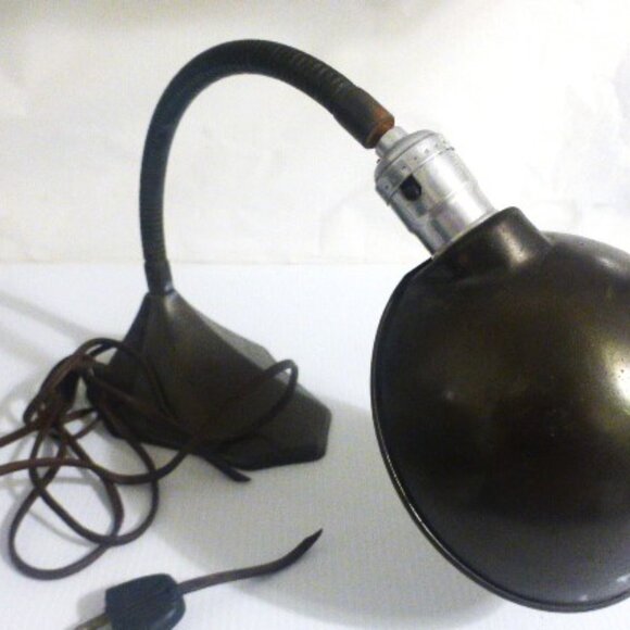 Antique CAST IRON DESK LAMP Table Lamp Journalist Hydro Electric Power Co. - Picture 12 of 12